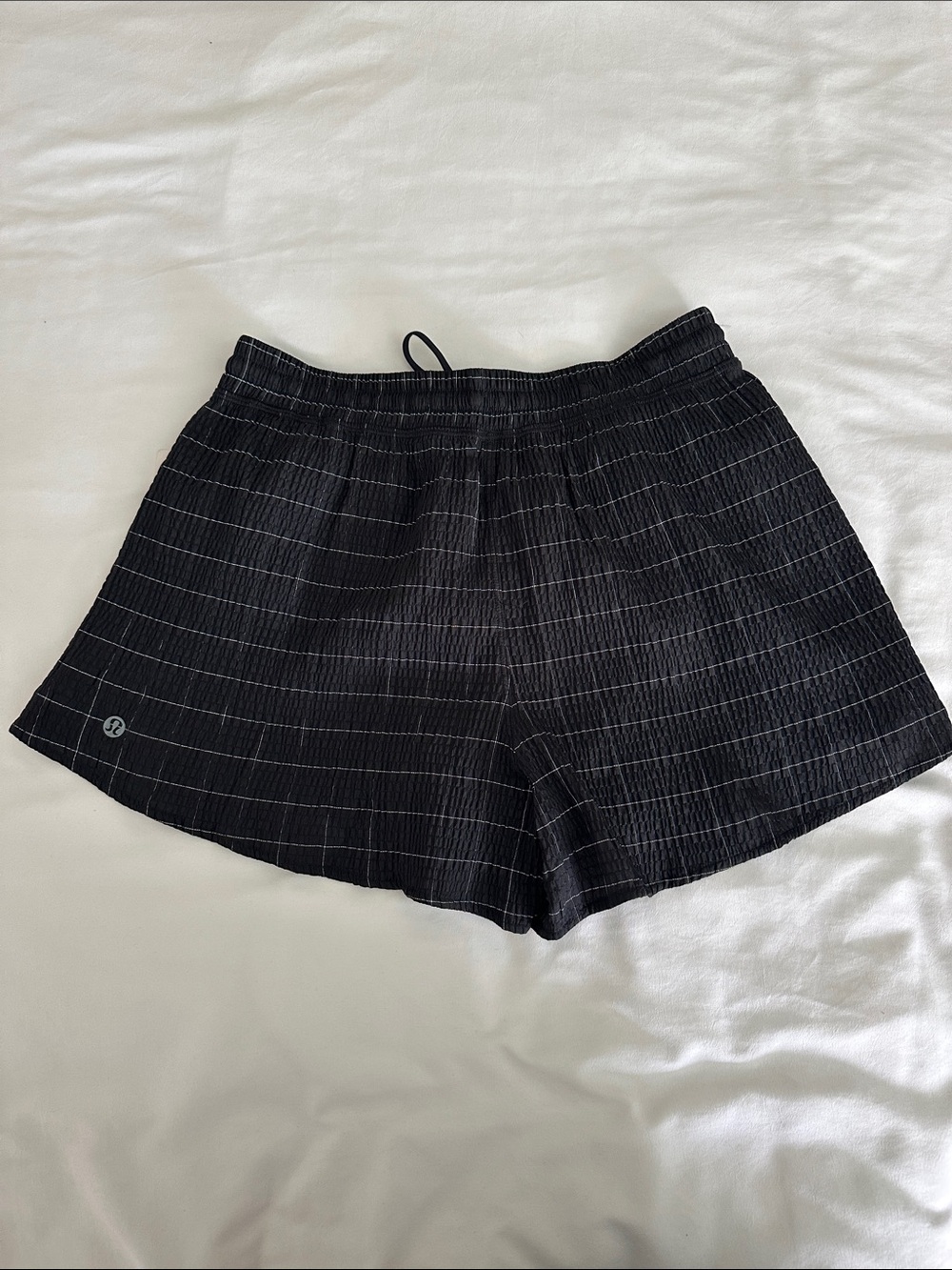 lululemon athletica Black Negative Split Textured Run Short 2.5” - Picture 2 of 5